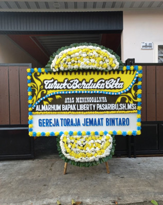 Papan Bunga Duka di Sialangrampai