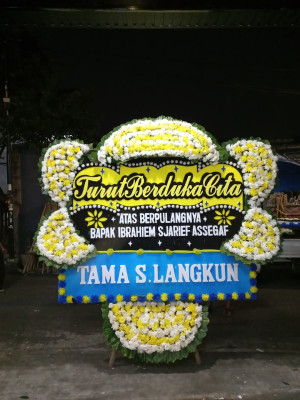 Papan Bunga Duka di Sialangrampai